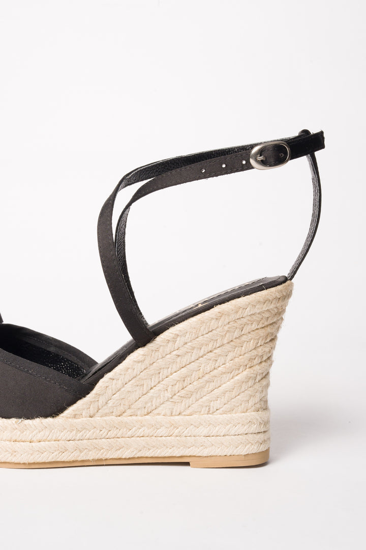 Plataformas satinadas luxury - negras para mujer - TROBBIANI Colombia