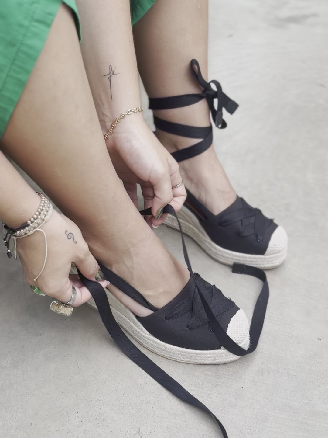 Espadrilles con cinta Saravena negro para mujer en yute - TROBBIANI Colombia